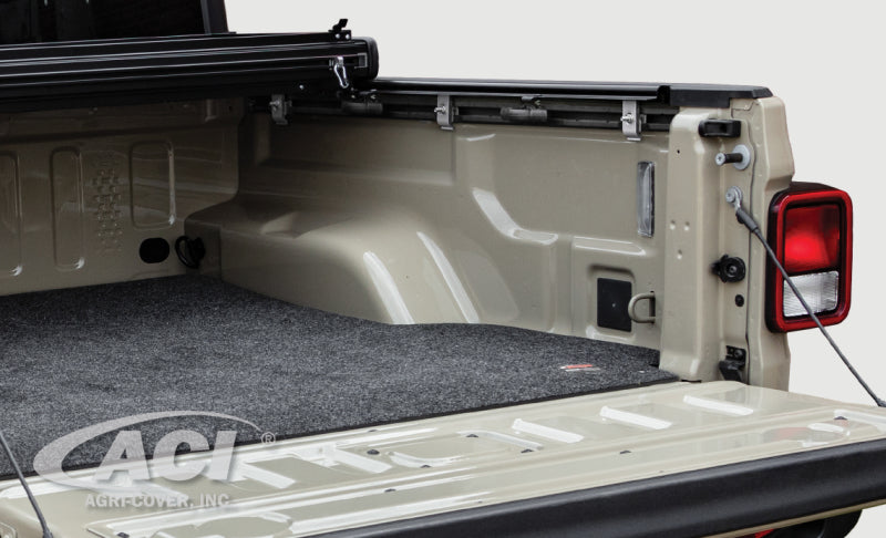 Access LOMAX Tri-Fold Cover Black Urethane Finish 2020 Jeep Gladiator - 5ft Bed (w/ Trail Rail)